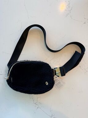 Lululemon  Everywhere Fleece Belt Bag Black Gold Accents NWT